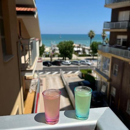 Bella Alba Apartment On The Beach Альба-Адріатіка Екстер'єр фото